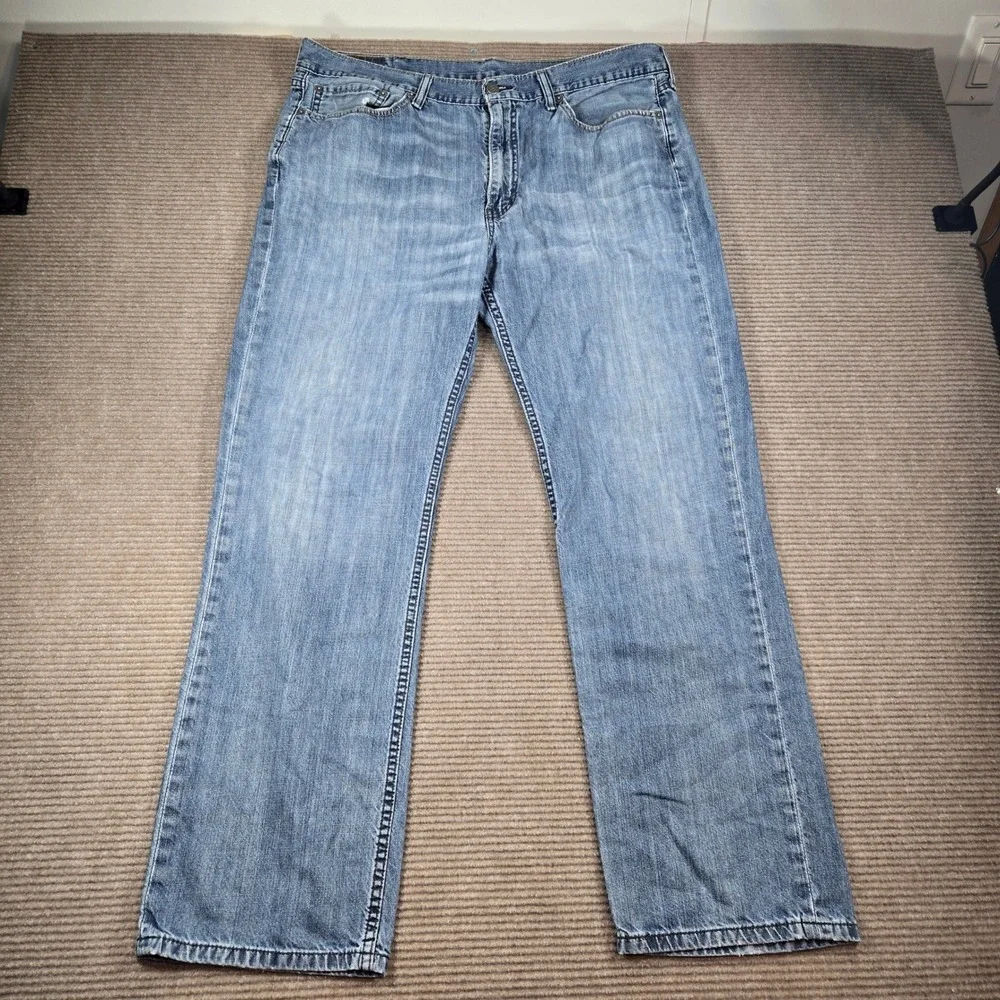 Levi's Men 38x32 Light Wash 514 Straight Fit Denim Jeans